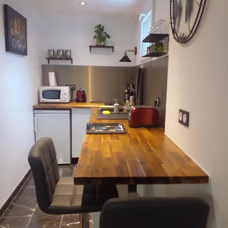 Apartment Independant Louvres